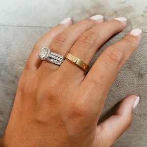 NEW Thin gold screw design ring size 6